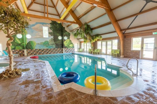 PoolOfHouse - Grote luxe villa in een nationaal park in Paasloo (2)