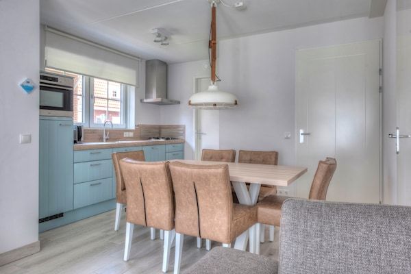 Keuken - Luxe villa bij Noordzee met sauna in Koudekerke (3)