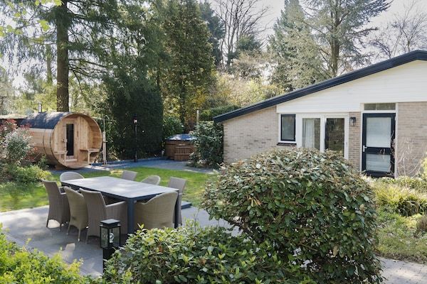 Tuin - Vakantiehuis Voorthuizen bij De Veluwe in Voorthuizen (1)