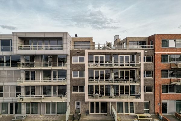 Scheveningen Harbour 50B in Scheveningen - Foto 1 van 23