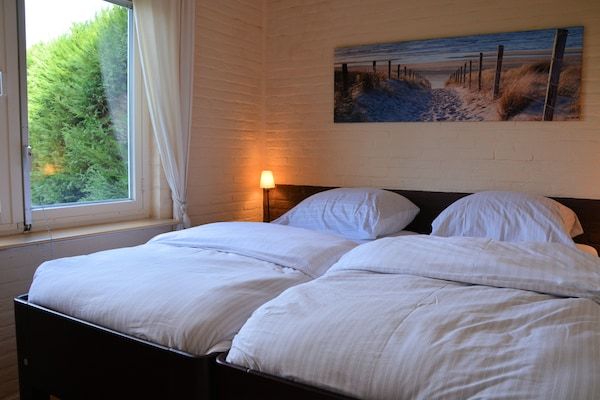 Slaapkamer - Bungalow in Noordwijkerhout bij Meer in Noordwijkerhout (5)