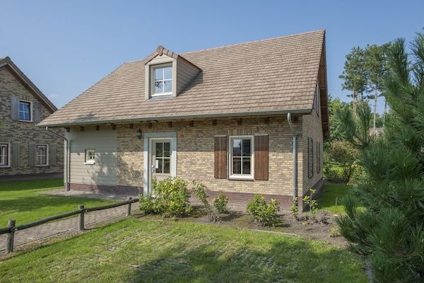 Vakantiepark Weerterbergen 5 in Weert - Foto 1 van 40