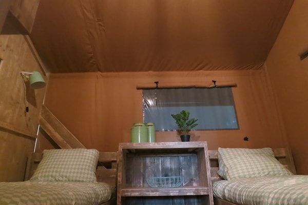 Slaapkamer - Ontsnapping aan het meer voor groepen in Bant (4)