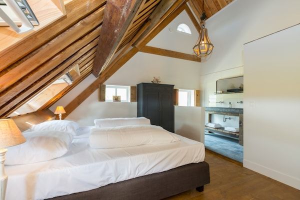 Slaapkamer - Vakantiehuis bij Oranjezon Strand in Vrouwenpolder (3)