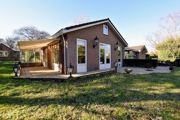 Veluwse Specht in Garderen - Foto 1 van 40