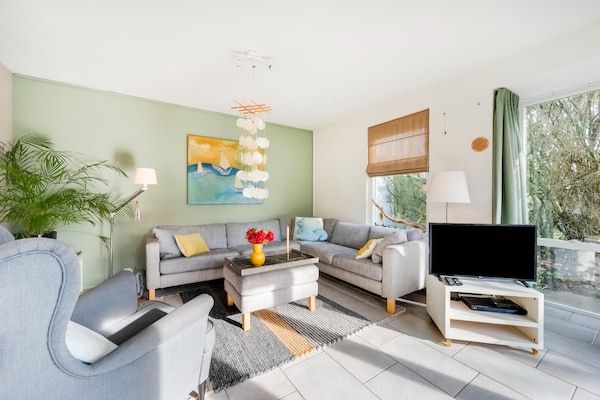 Woonkamer - Vakantiehuis Noordwijk bij Strand & Sauna in Noordwijk (2)