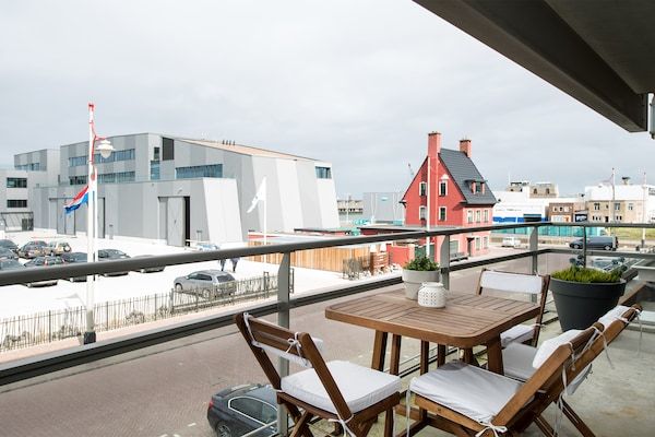 Scheveningen Harbour 22c in Scheveningen - Foto 1 van 40