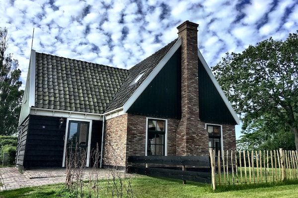 Recreatiepark Wiringherlant - Villa 18 in Hippolytushoef - Foto 1 van 40