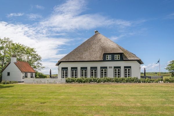 Buitenkant - Boerderij in De Cocksdorp bij De Slufter in De Cocksdorp - Texel (4)