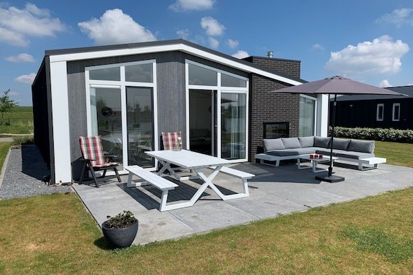 Water Resort Oosterschelde 46 in Wemeldinge - Foto 1 van 40