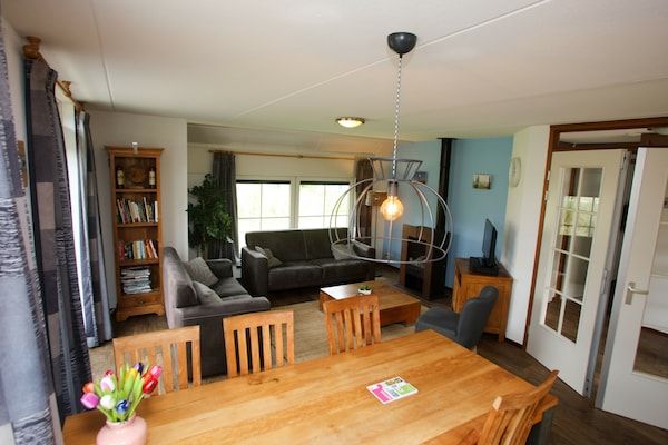 Woonkamer - Vakantiehuis op Texel met Tuin in De Koog (3)