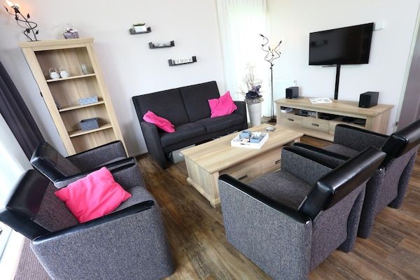 Vakantiepark Emslandermeer 2 in Vlagtwedde - Foto 1 van 36