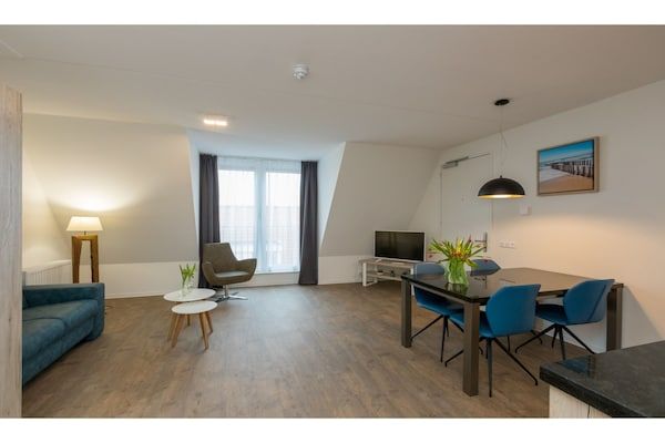 Eetkamer - Stijlvolle strandvakantie in Zoutelande (5)