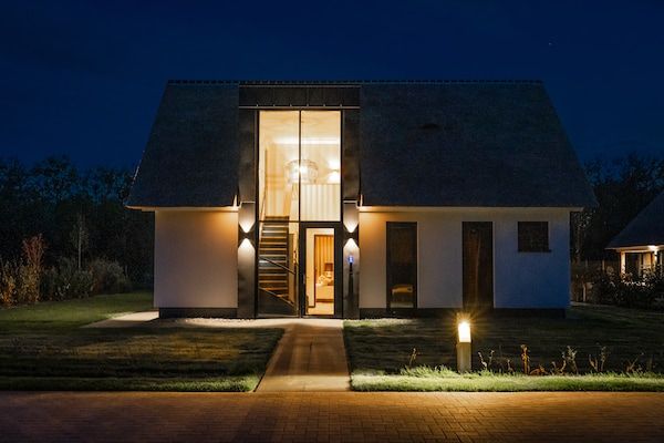Buitenkant - Elegante Texelse villa met spa in De Cocksdorp Texel (5)