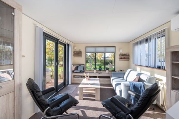 Chalet Sea Rocks in Goedereede - Foto 2 van 40