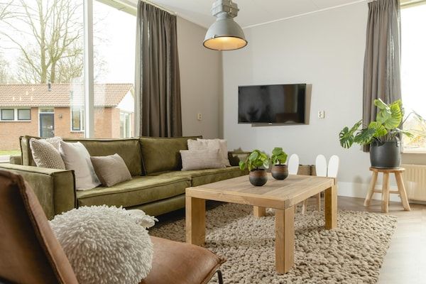 Woonkamer - Landelijk toevluchtsoord met themakamers in Zuna (1)