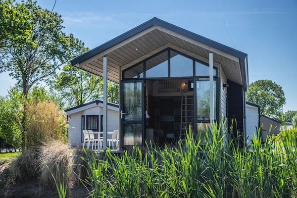 Buitenkant - Huisdiervriendelijke vakantiebestemming in West-Graftdijk (1)