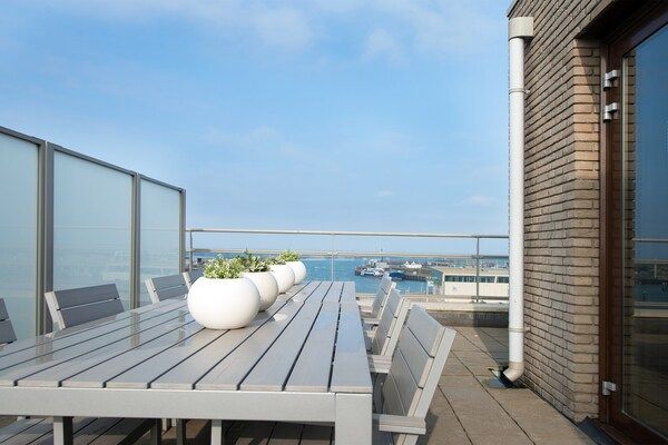 Terras - Ruim modern appartement in Scheveningen in Den Haag (5)