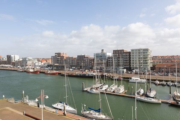 Buitenkant - Gerestyled appartement met geweldig uitzicht in Den Haag (4)
