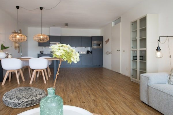Eetkamer - Appartement in Nederland bij het Strand in Den Haag (2)