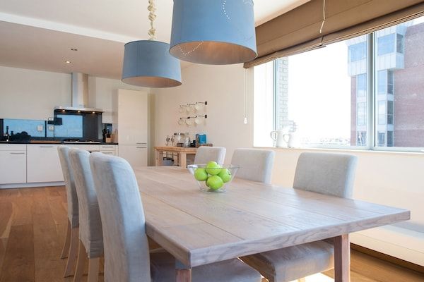 Eetkamer - Appartement in Scheveningen Haven in Den Haag (2)
