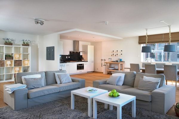 Woonkamer - Appartement in Scheveningen Haven in Den Haag (1)