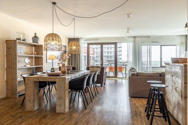 Eetkamer - Appartement in Scheveningen aan de Haven in Den Haag (3)
