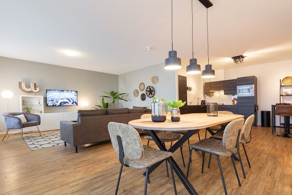 Eetkamer - Zeezicht appartement in Den Haag nabij strand in Den Haag (3)
