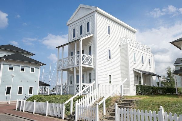 Cape Helius 22 in Hellevoetsluis - Foto 1 van 40