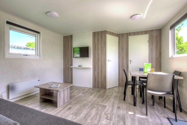 Vakantiepark Beach Resort 22 in Kamperland - Foto 2 van 40