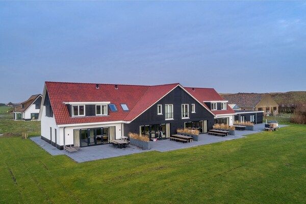 Buitenkant - Villa op Texel bij Krimbos natuurgebied in De Cocksdorp (3)