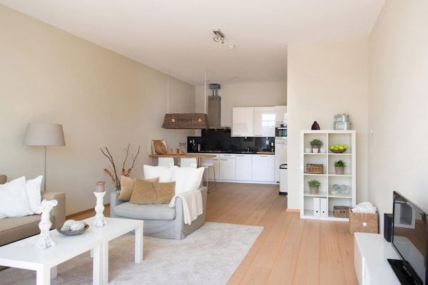 Scheveningen Harbour 16B in The Hague - Foto 2 van 36