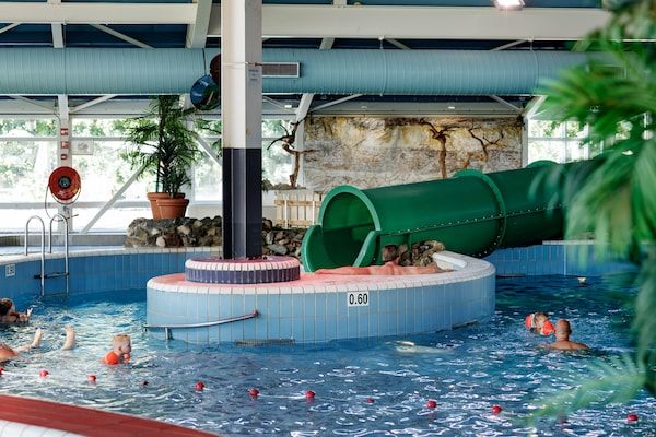 PoolOfHouse - Villa in Weerterbergen met privé sauna in Weert (2)
