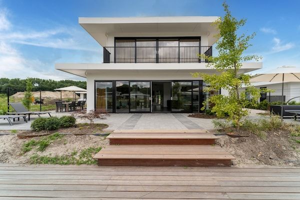 Aurora 584 in Zeewolde - Foto 1 van 40