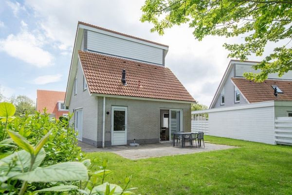 Vakantiepark Zeeland Village 3 in Scharendijke - Foto 1 van 15