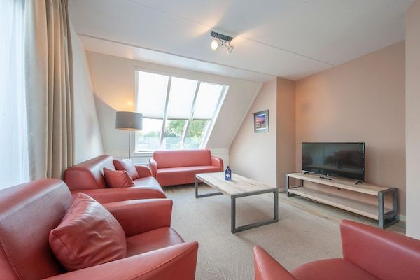 Vakantiepark Zeeland Village 4 in Scharendijke - Foto 2 van 32