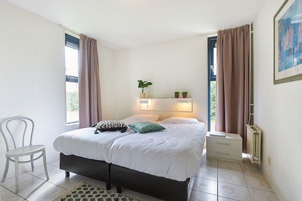 Slaapkamer - Vakantiehuis in Zeeland vlakbij de stranden in Heinkenszand (1)
