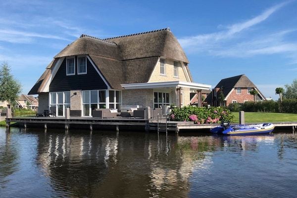 Friese Meren Villa's 16 in Delfstrahuizen - Foto 1 van 40