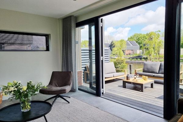 Terras - Privé-aanlegsteiger + modern comfort in Balk (3)
