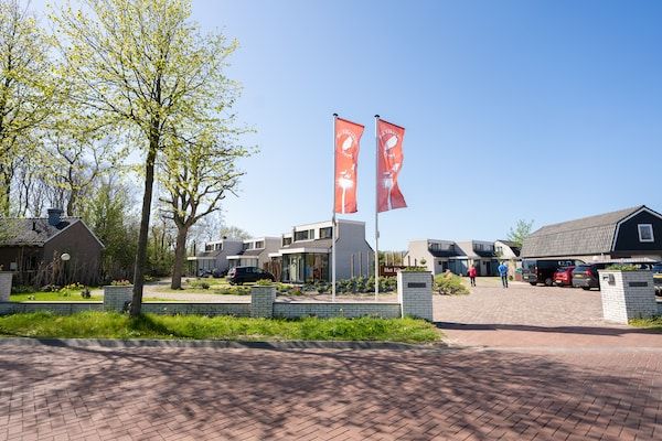 Buitenkant - Vakantiehuis op Texel met Terras in De Cocksdorp (4)