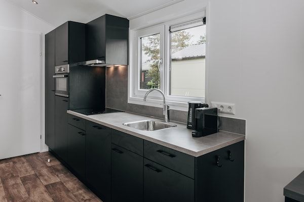 Keuken - Mooi chalet met ac en sloep in Giethoorn (3)