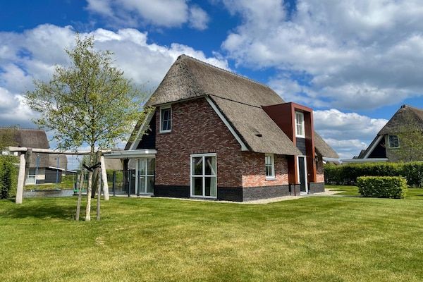 Friese Meren Villa's 18 in Delfstrahuizen - Foto 1 van 40