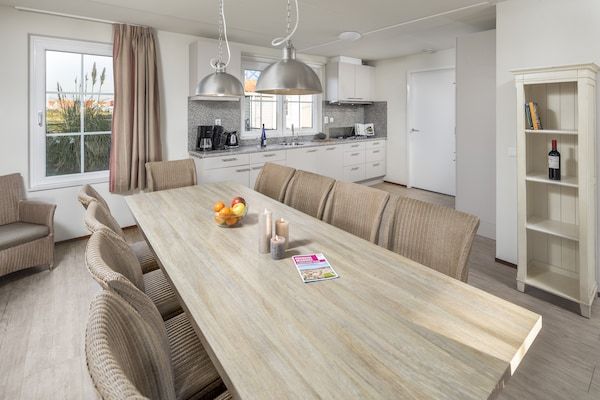 Eetkamer - Villa in Cadzand-Bad bij Noordzeestrand in Cadzand-Bad (3)