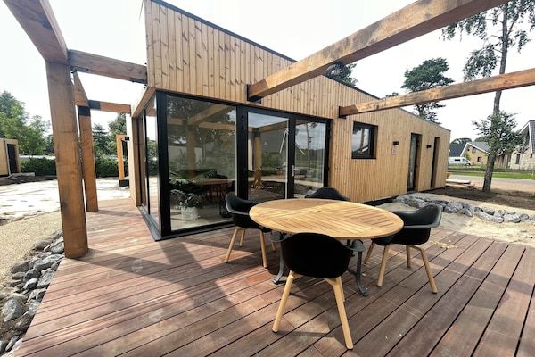 Vakantiepark Leukermeer 7 in Well - Foto 1 van 40