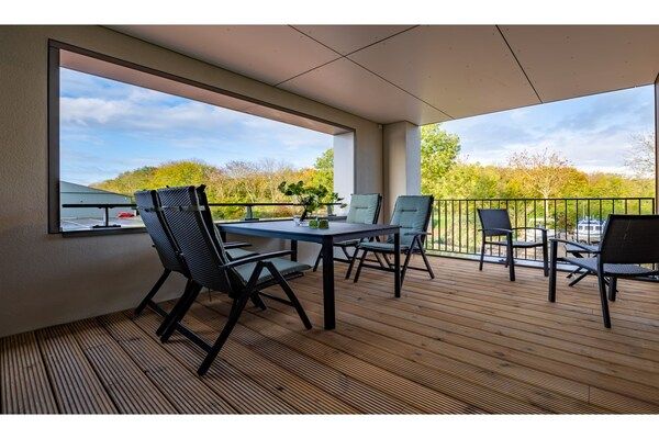 Terras - Luxe Appartement in Kamperland in Kamperland (5)