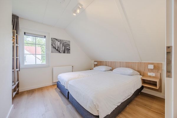 Slaapkamer - Villa in Cadzand-Bad bij Noordzeestrand in Cadzand-Bad (5)