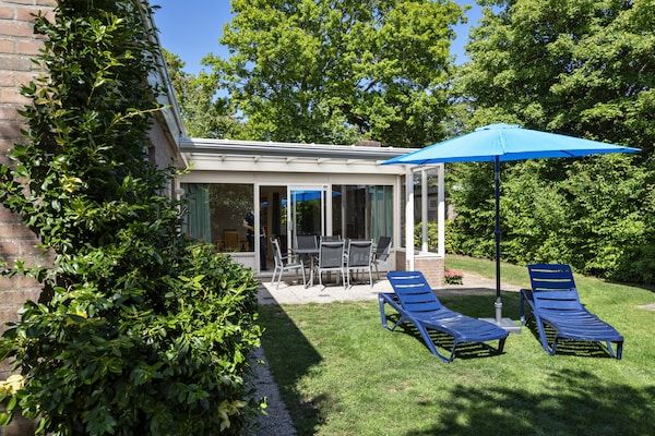 Bungalowpark Campanula 1 in St. Maartenszee - Foto 1 van 40