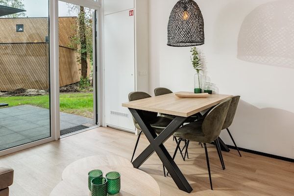 Woonkamer - Luxe Lodge Nabij Schaijk in Schaijk (3)