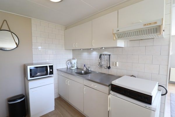 Keuken - Vakantiehuis in Donkerbroek bij bosroutes in Donkerbroek (3)