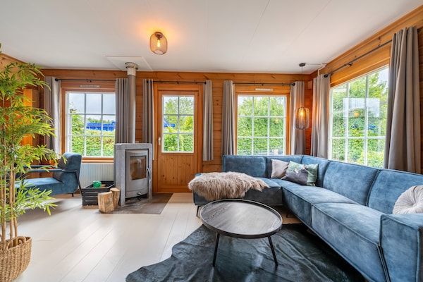 Casa Azul Finse stijl vakantiewoning 6pax aan het Zuidlaardermeer in Groningen - Foto 1 van 40